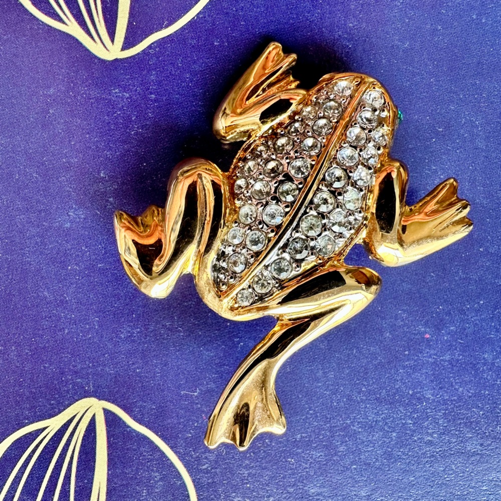Charming Frog Brooch Pin Gold and rhinestones, green eyes.